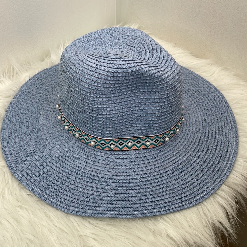 Womens beach blue hat whit band whit pearls